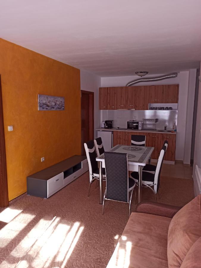 Private Apartments Nevena Pamporovo Bagian luar foto