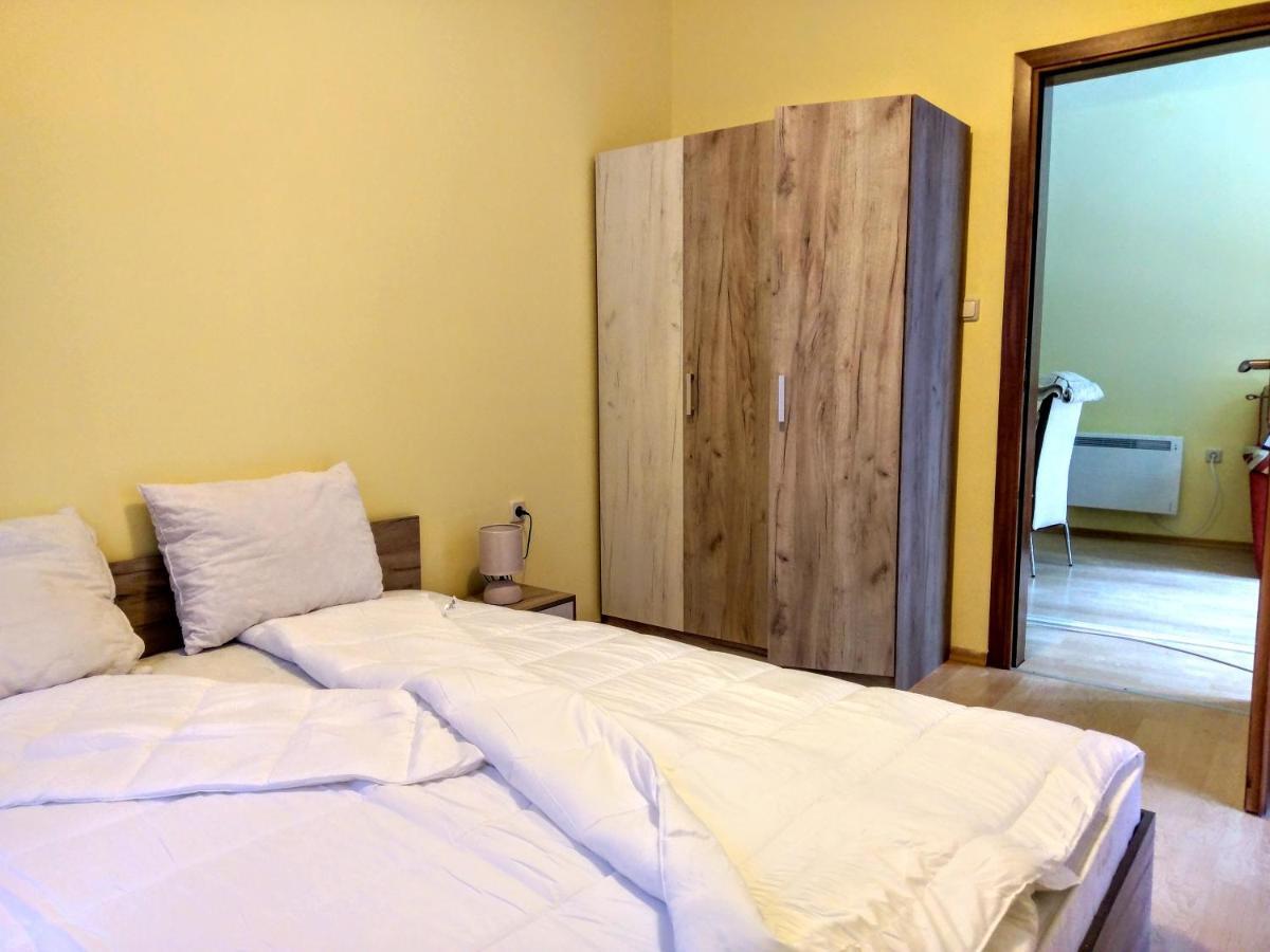 Private Apartments Nevena Pamporovo Bagian luar foto